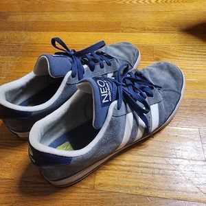 Mens Adidas sneakers size 11.5 in EXCELLENT pre-owned condition!!